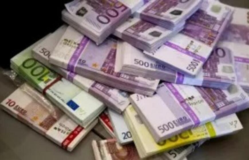 eurai, banknotai, pinigai