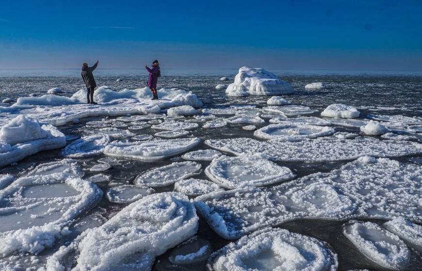 Baltija dengiasi ledu