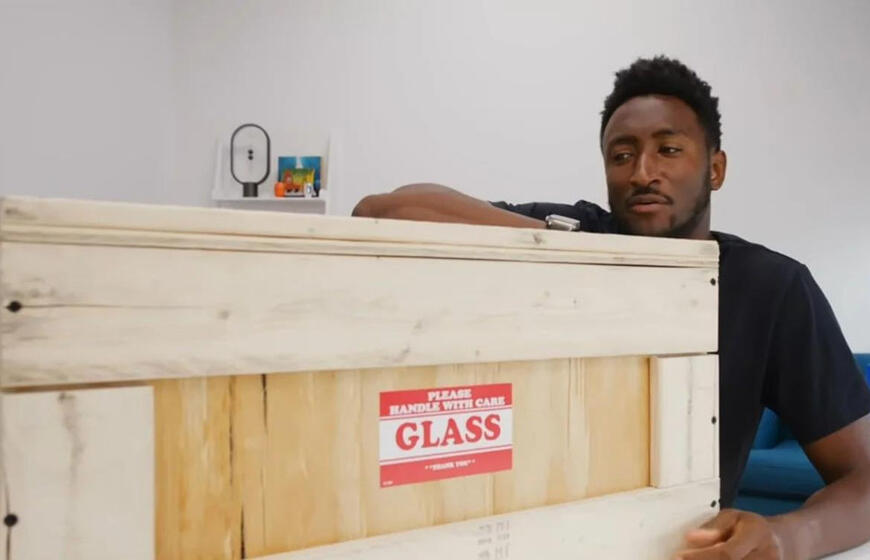 originalus „iPhone“ įjungtas po beveik 20 metų