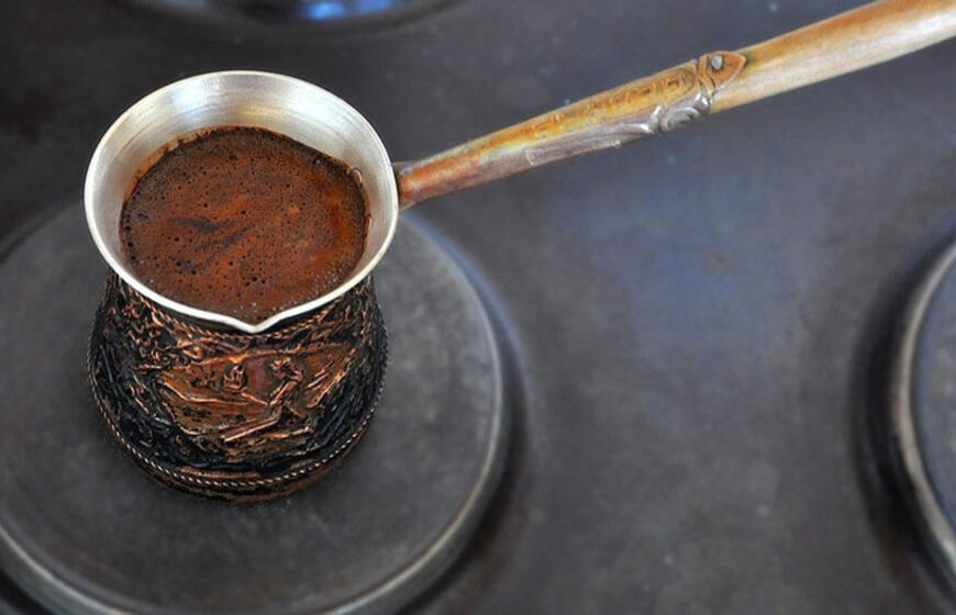 Kaip išvirti skanią kavą turkoje ant viryklės