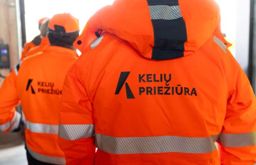 Kelių priežiūros tarnybos darbuotojai