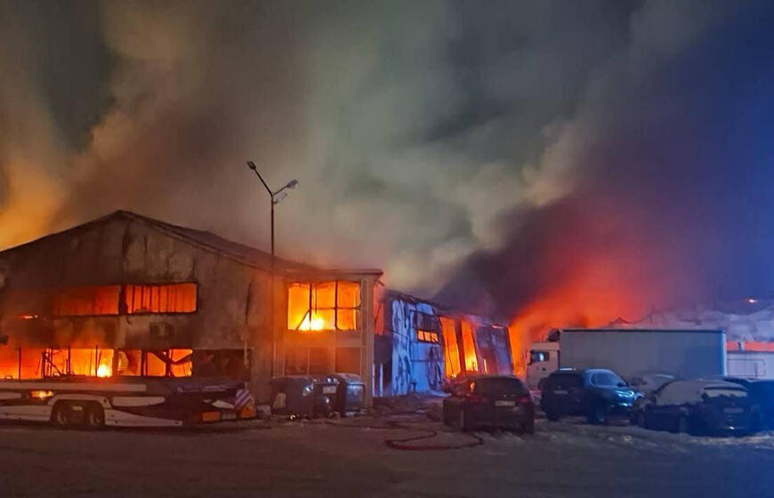 Marijampolėje sudegė 10–15 vilkikų VPGT nuotr.