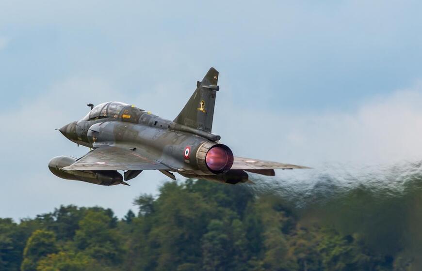 Prancūzija moko Ukrainos pilotus valdyti naikintuvus „Mirage 2000“