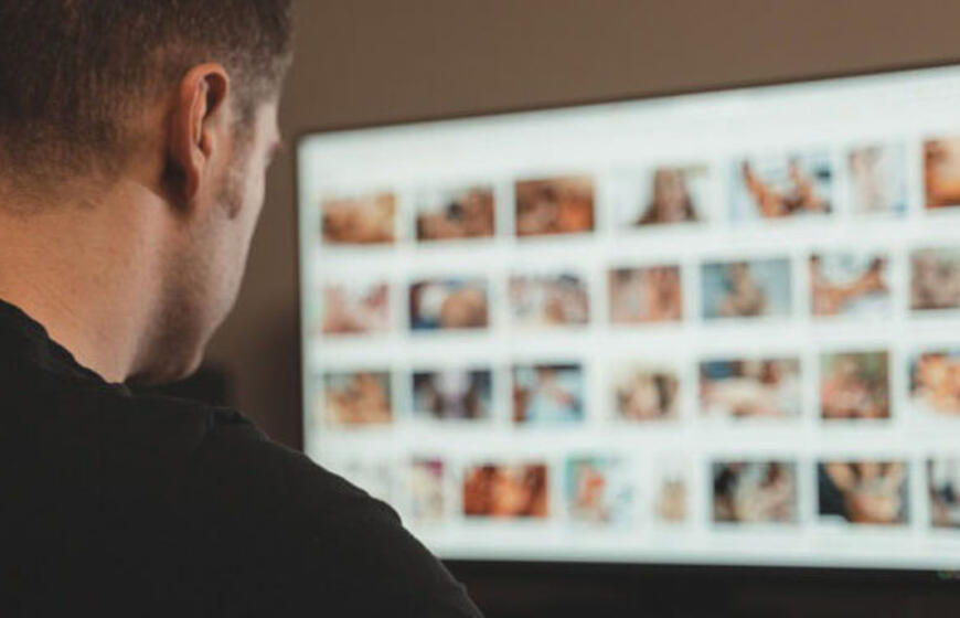 Kodėl žmonės žiūri pornografiją