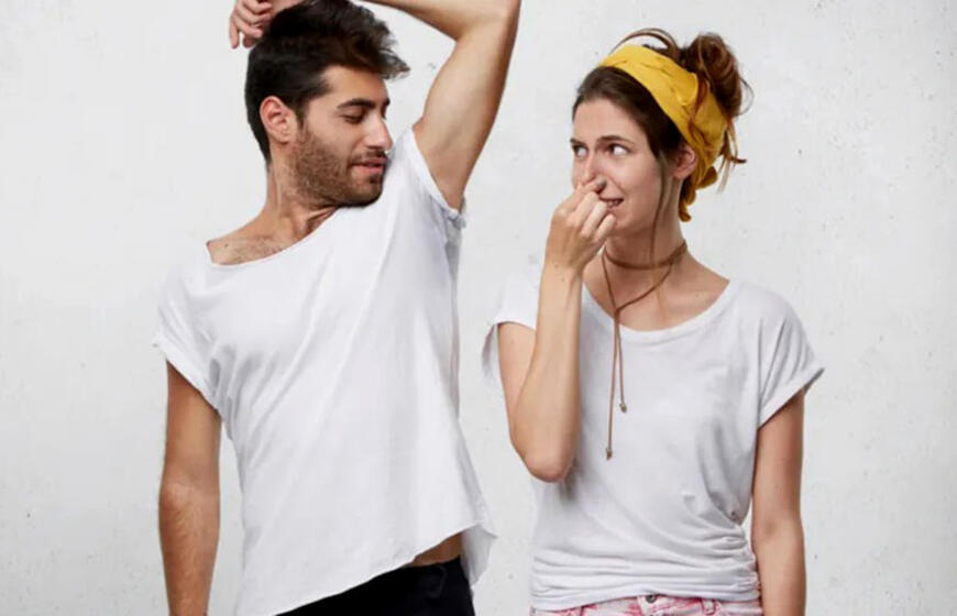 Kokie produktai sukelia nemalonų prakaito kvapą?