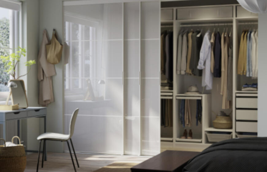 Stumdomųjų durų derinys SKYTTA ir spintos derinys PAX