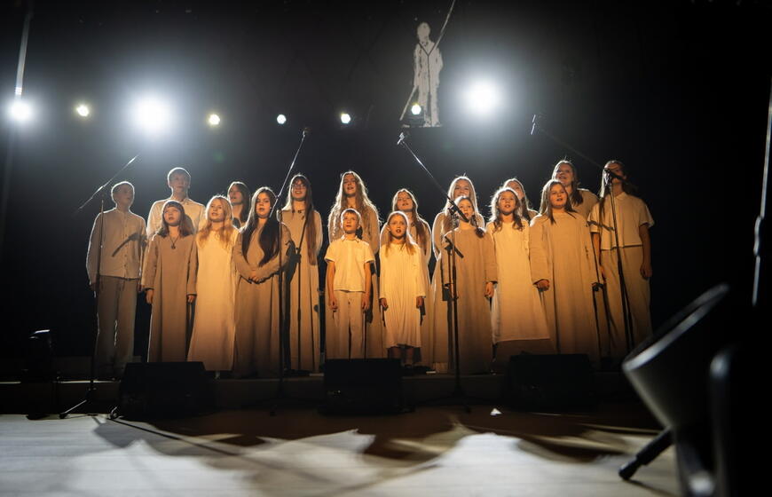 A. Smilgevičiūtė ir grupė Skylė