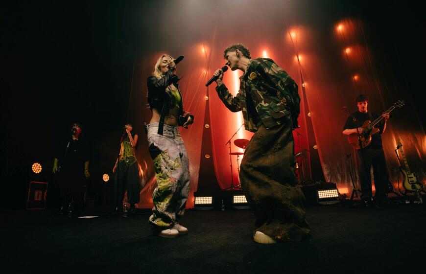 Angelou, Silvester Belt