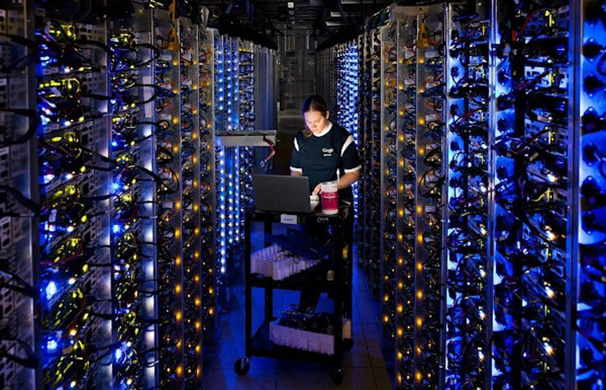 kodėl iki 2030 metų dirbtiniam intelektui kasdien reikės milijardų litrų vandens