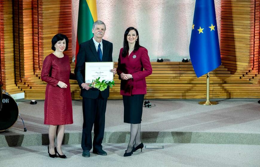 Įteikta premija Marijui Šidlauskui
