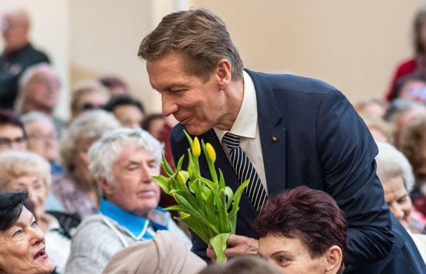 Klaipėdos meras Arvydas VAITKUS moteris sveikina su kovo 8-ąja