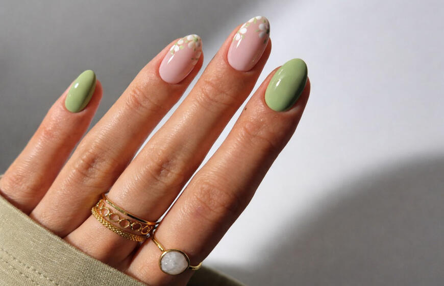Pavasarinis manikiūras, kuris pabrėžia rankų grožį be perteklinio dekoro