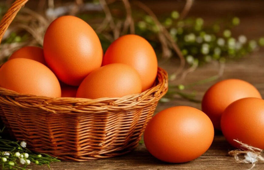 Velykų kiaušinius dažau „saulėta“ gėle – akių neįmanoma atitraukti