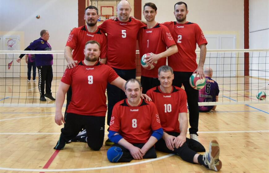 Prasidėjo Lietuvos tinklinio sėdint čempionatas: auksą gina „Žuvėdra“