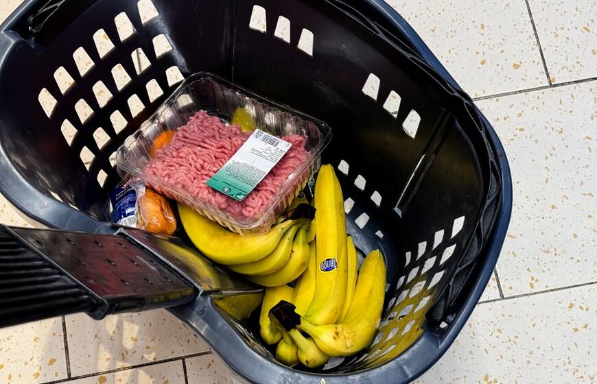 Pirkinių krepšelis parduotuvėje. ELTA / Josvydas Elinskas