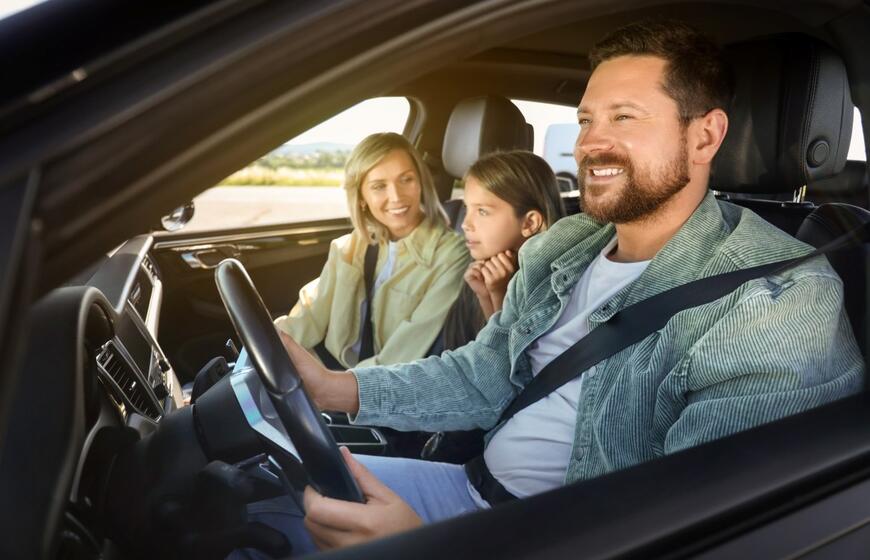 Šeima automobilyje