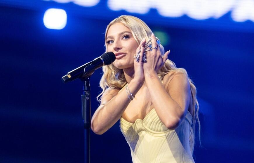 Paviešinti vaizdai iš repeticijos: Jessica Shy – visai kitokia nei įprastai