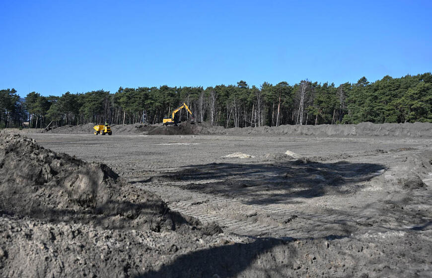 Futbolo aikštė, dengtas maniežas