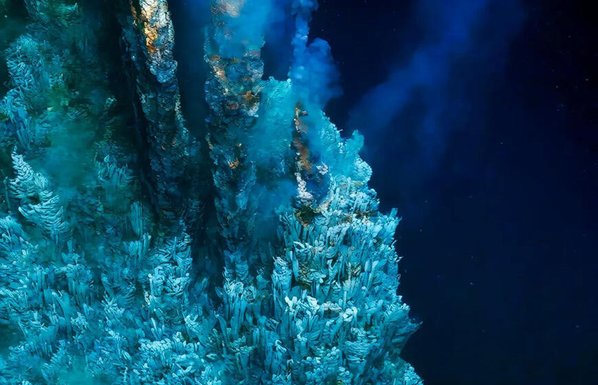 Po Žemės paviršiumi glūdi gyvybės kupini vandenynai