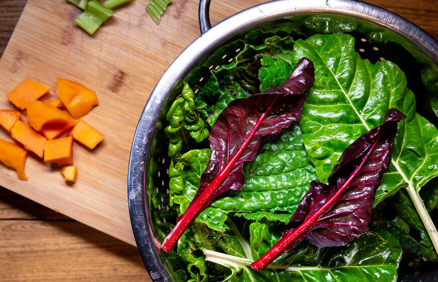 Kaip išlaikyti žalumynų spalvą sriuboje