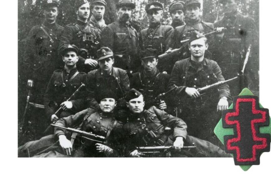 Dainavos apygardos vadovybė. Viduryje stovi ketvirtas iš kairės apygardos vadas D. Jėčys‑Ąžuolis (1947 04)