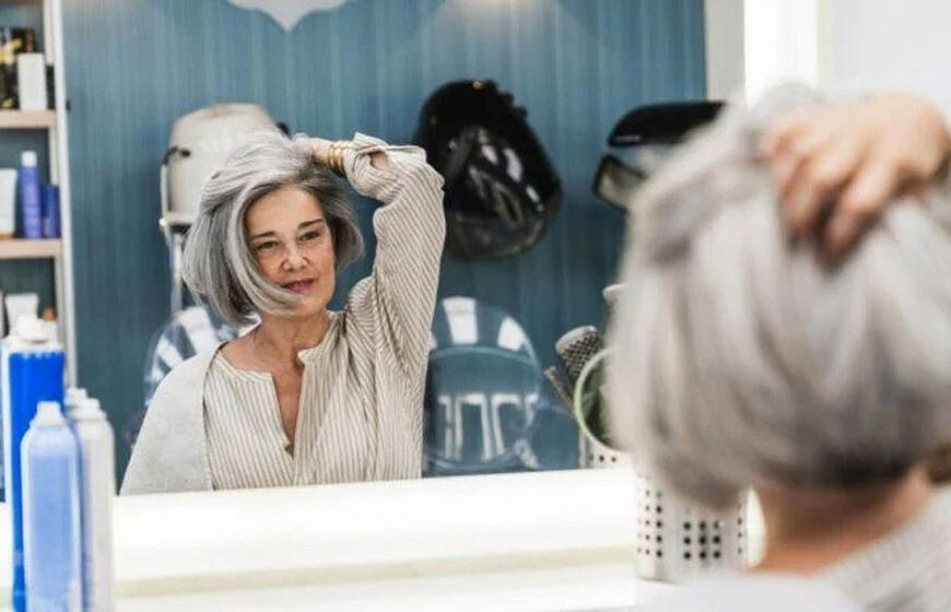 Atvirkštinis dažymas – slaptas kirpėjų triukas moterims po 60 metų
