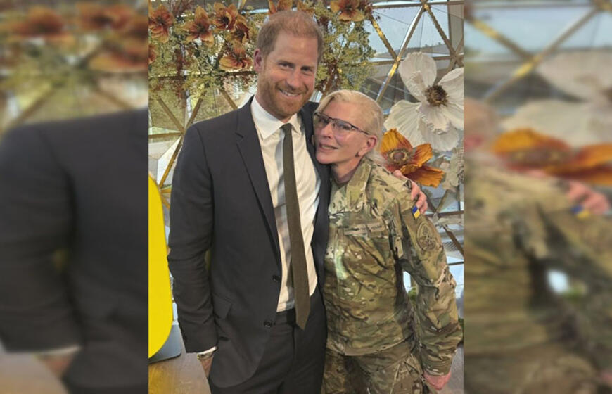 Paramedikė „Taira“ princą Prince Harry pavadino kovos broliu