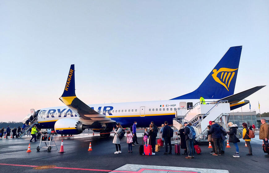 Nors dėl kuro kainų kelionės brangsta, tačiau lietuviai savo įpročių atostogauti užsienio šalyse keisti nenori. Pastebima tendencija, kad kelionių kainos ypač šokteli per didžiąsias šventes ir vaikų atostogas