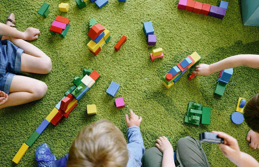 Vaikų darželis, vaikai, žaislai