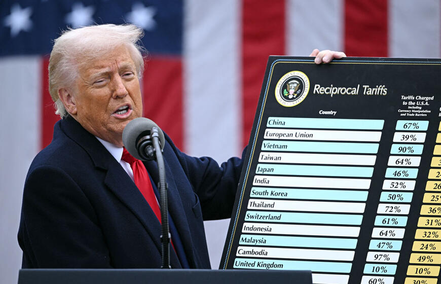 JAV teismas panaikino Trumpo paskelbtus laikinuosius 10 proc. pasaulinius muitų tarifus