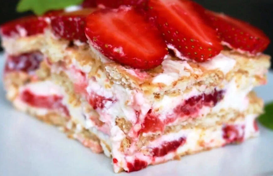 braškės, grietinė, sausainiai – 15 minučių ir tortas jau vėsta šaldytuve