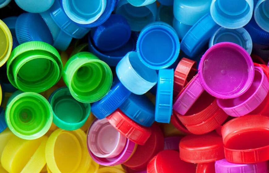 Ne šiukšlė, o radinys: kaip plastikiniai kamšteliai padės susitvarkyti butą