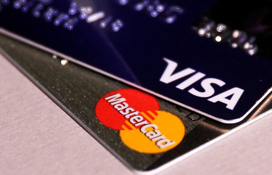 Kuboje bus sustabdyti mokėjimai kortelėmis „Visa“ ir „Mastercard“