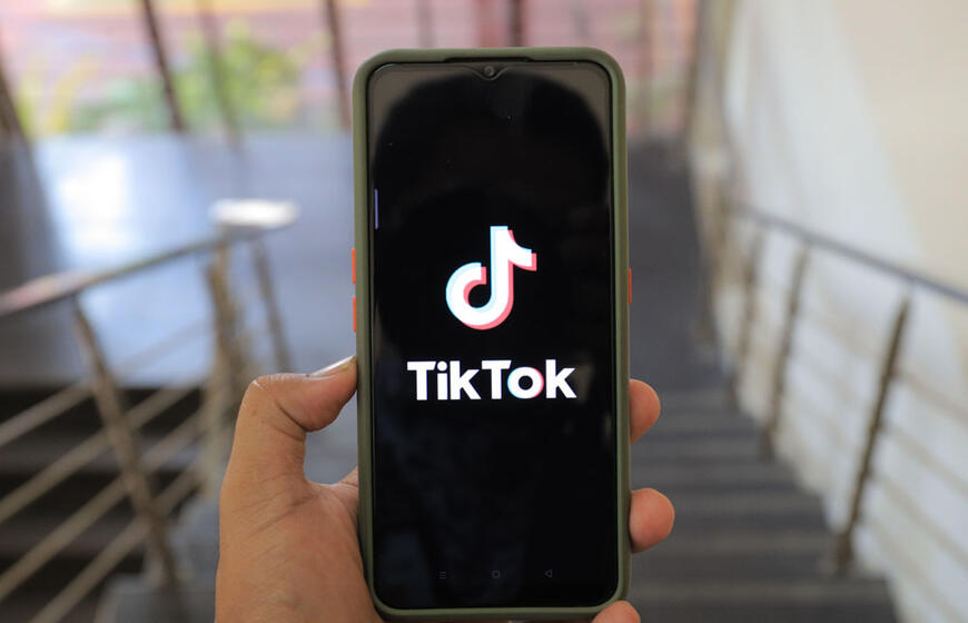 Tik tok, telefonas