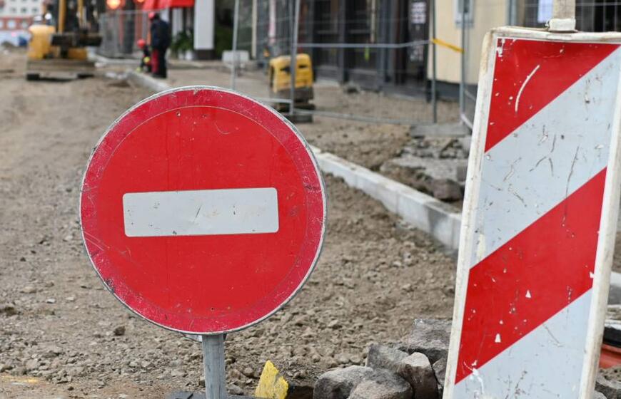 kelio ženklas, gatvės remontas, uždarytas eismas