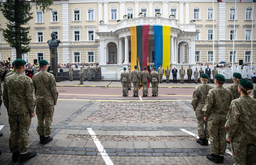 Prezidentas suteiks leitenanto laipsnį 58 Karo akademijos absolventams