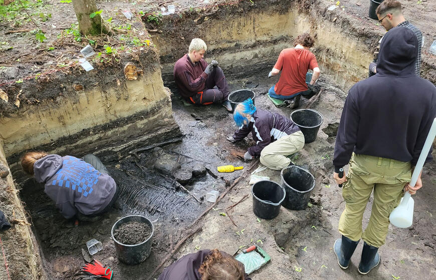 Kukuliškių piliakalnis, archeologai