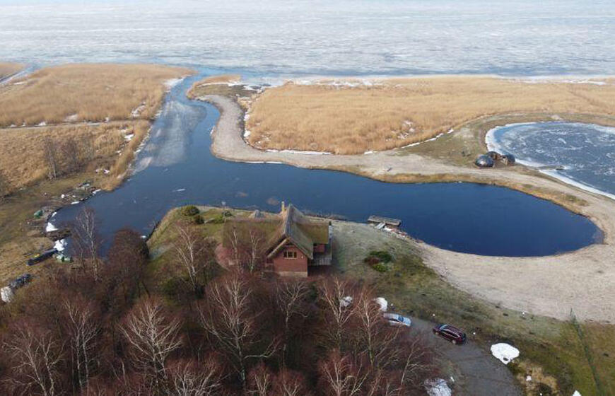 Svencelė, Kuršių marios, namas