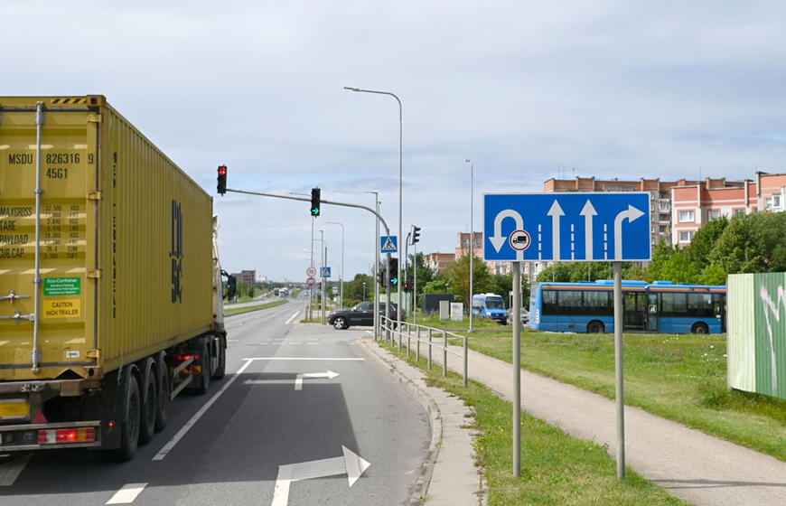 Klaipėda, vilkikas, kelio ženklai, Jūrininkų prospektas