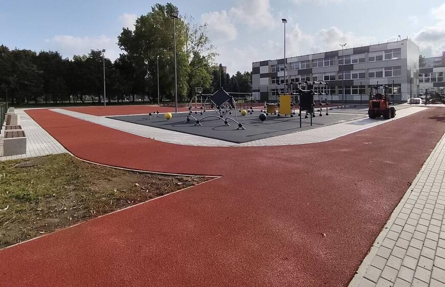 mokykla, aikštelė