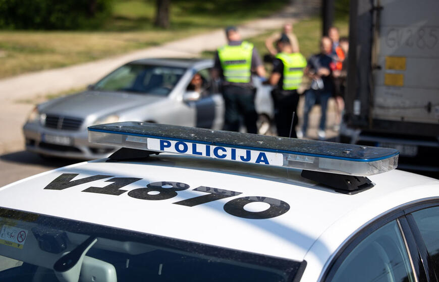 policija