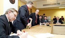 Prezidentui - grėsmingas parlamentarų įspėjimas