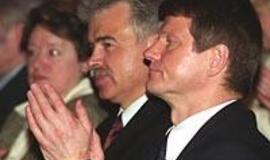 Prezidento oponentams - naujametė dovanėlė