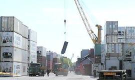 Tranzitiniai jūriniai konteineriai Klaipėdoje "sėdo ant seklumos"