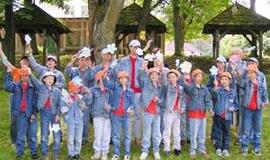 Neįgalieji ir našlaičiai ketvirtą vasarą švarina Kuršių Neriją