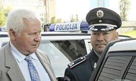 Ant Seimo slenksčio - nusikaltėlių marionetės