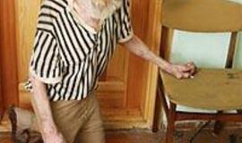 Kaimynai bijo, kad neįgalus senukas neužleistų "raudono gaidžio"