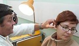 Dėl pūlingo ausies uždegimo galima netekti klausos