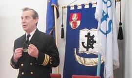 Ministerija jūrininkų balso negirdi