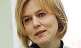 Soliariumų mada kelia nerimą medikams